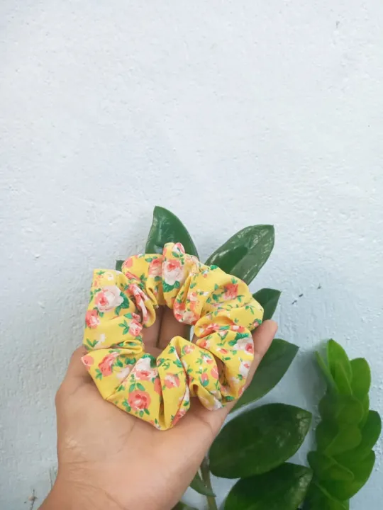Floral%20printed%20scrunchies%20,%20unique%20girl%20hair%20accessories%20,%20hair%20and%20hand%20scrunchies%20,%20new%20scrunchie%20styles%202024%20-%20Image%207