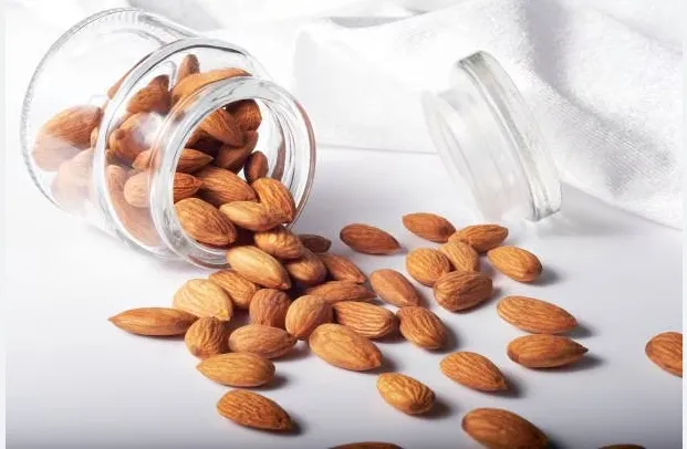 Premium%20California%20Almonds%20-%2050g%20-%20Image%204