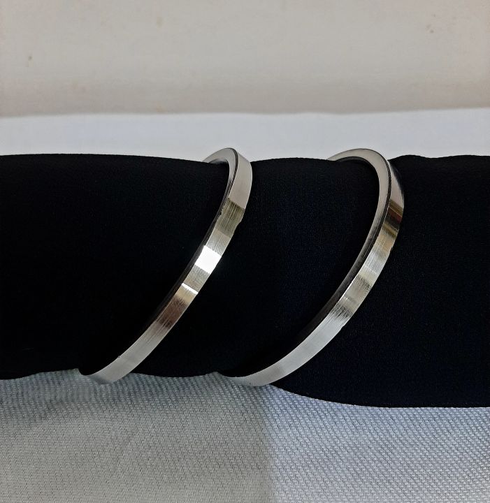 Stainless%20Steel%20Men's%20Fashion%20Bangle%202.75%20Inches%20Diameter%20Silver%20Round%20Simple%20Trendy%20Jewelry%20for%20Boys%20Lovers%20and%20Husband%20Gifts%20-%20Image%205