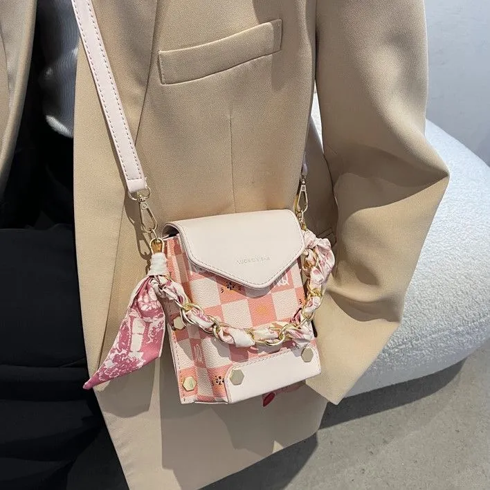 Spring%20Small%20Bag%20for%20Women2023New%20Trendy%20High-Fashion%20Student%20Messenger%20Bag%20All-MatchinginsMini%20phone%20bag%20-%20Image%206