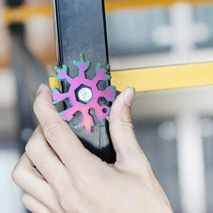 18-in-1%20Snowflake%20Multi-Tool%20Stainless%20Steel%20Snowflake%20Keychain%20Tool,Snowflake%20Screwdriver%20Tactical%20Tool%20-%20Image%205