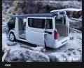1:32 Die Cast Toyota KDH Hiace Van Model Simulation Alloy Car Bus Pull Back Sound and Light Children's Metal Toy. 