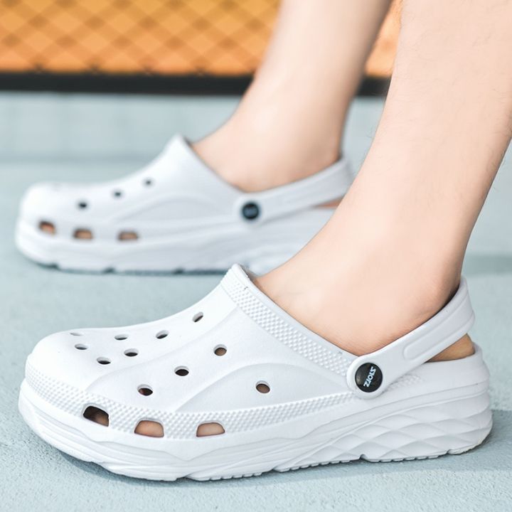 2023 Clog Sandals Slippers For Men Flat Fashion Summer Casual Man Garden Shoes Outdoor Beach Clogs Shoes Crocks Sandales Homme