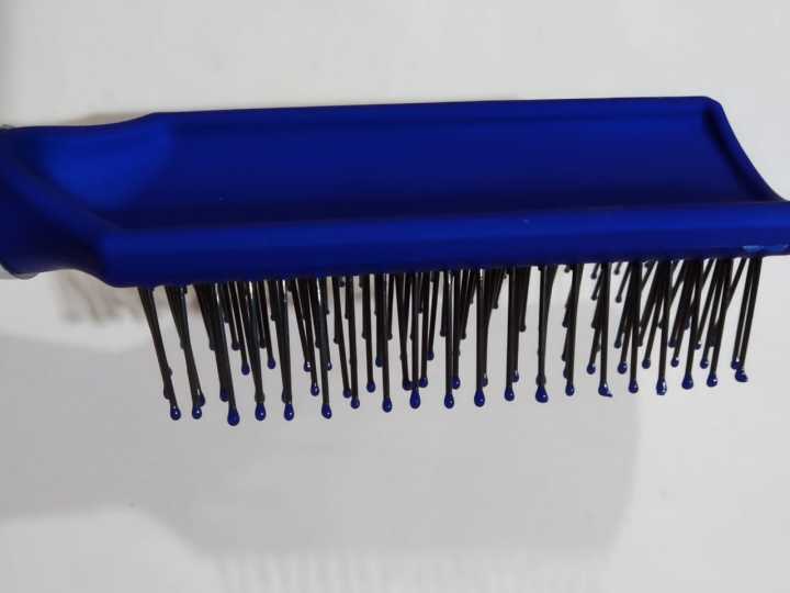 Glan%20Parlour%20And%20Saloon%20Use%20Flat%20Comb/Brush%20For%20Men%20And%20Women%20For%20Curly%20And%20Wavy%20Hair%20-%20Image%205