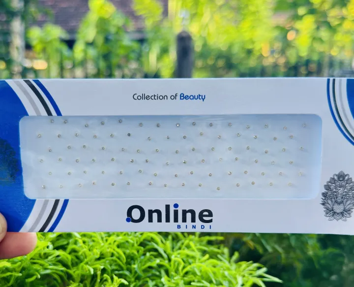 BOOM%20white%20color%20Simple%20Plain%20small%20Round%20Pottu%20Forehead,%20Kumkum%20Self-Adhesive%20Sticker%20Bindi%20card%20For%20Women%20-%20Image%203