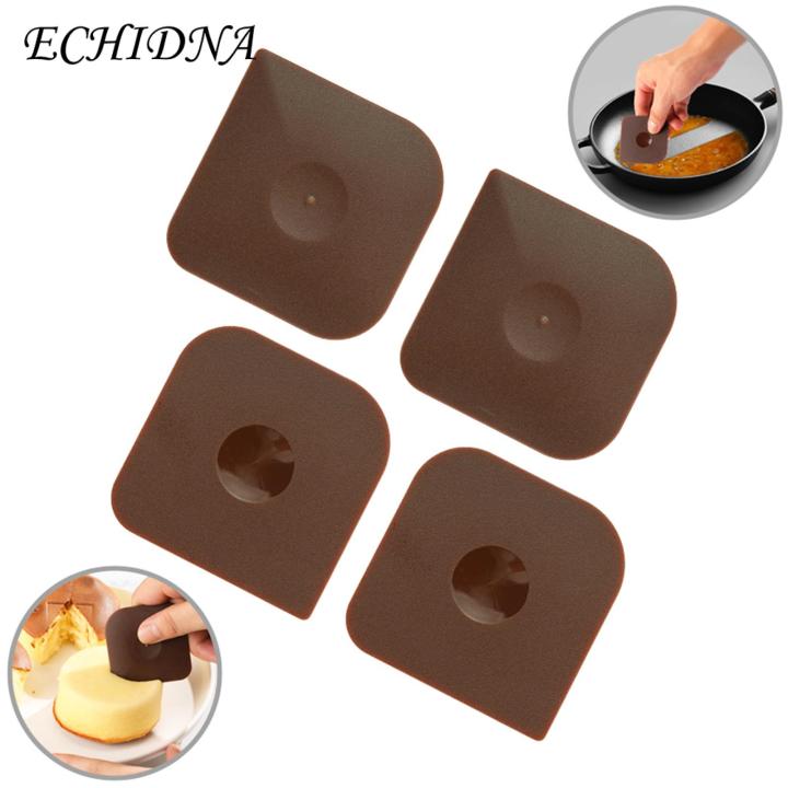 Our pan scraper has a non-slip matte surface that provides an ergonomic and secure grip. Sturdy and durable, they won't bend or break, ensuring long-lasting tools and scratch-free non-stick pans.