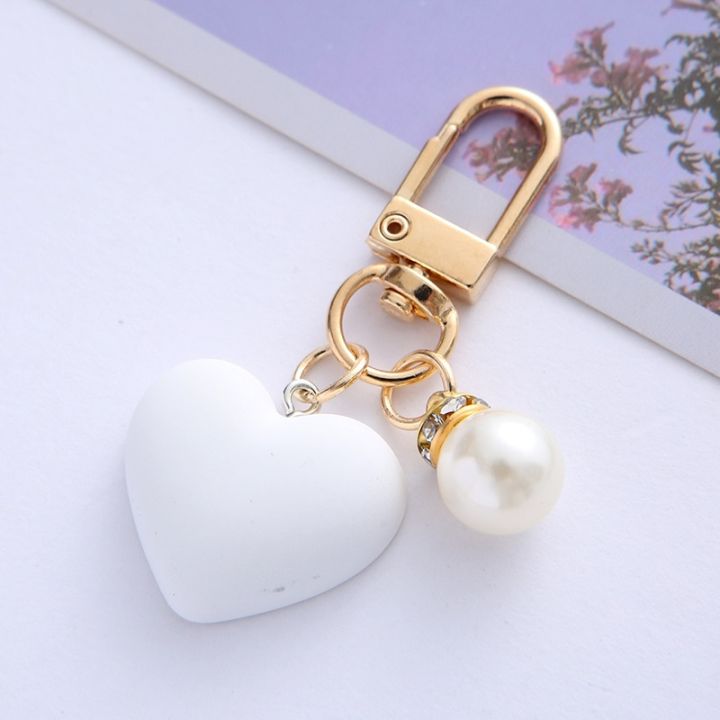 Matte%20Black%20White%20Heart%20Pendant%20Keychain%20Romantic%20Pearl%20Tag%20Key%20Ring%20Accessories%20Cute%20Bag%20Hanging%20Ornaments%20Car%20Trinket%20Keyring%20-%20Image%204