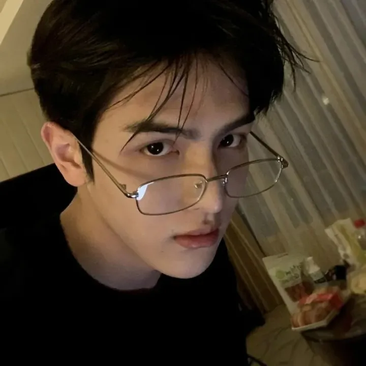 No%20Makeup%20Decorative%20Glass%20-%20For%20Women%20Men%20-%20Metal%20Square%20Frame%20Glasses%20-%20Vintage,%20Fashion,%20Y2K%20-%20Anti-Blue,%20Eye%20Protection%20-%20Flat%20light%20Eyeglass%20-%20Image%204