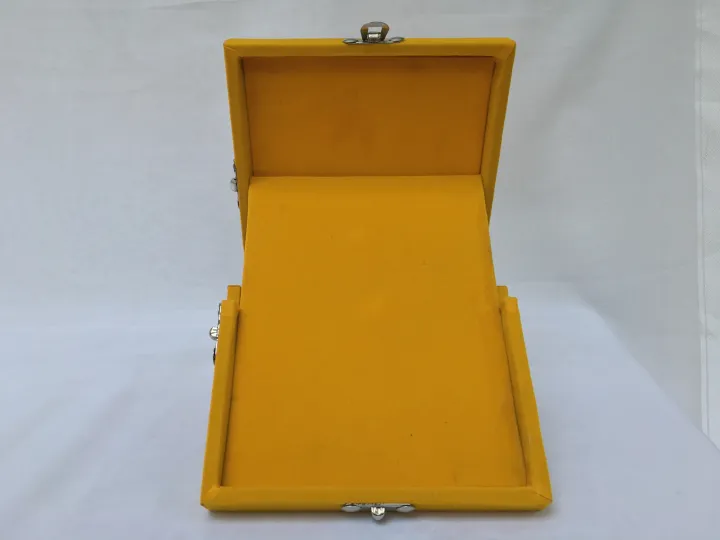 Galore%20Velvet%20Necklace,%20Ring,%20Coin,%20Coin%20Medal%20Box%20-%20Image%203