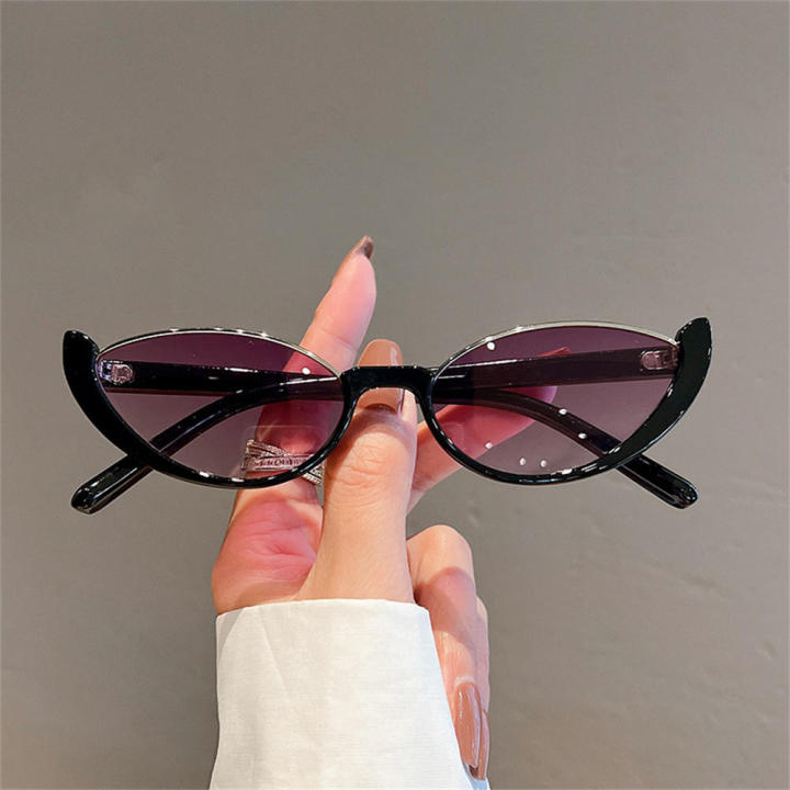 Fashion%20Retro%20sunglasses%20Unique%20frames%20UV400%20Vintage%20shades%20Half%20frame%20sunglasses%20Women%20Luxury%20designer%20eye%20sunglasses%20for%20Outdoor%20activities%20Beach%20attire%20Fashion%20shows%20Vacation%20sunglasses%20wear%20-%20Image%202