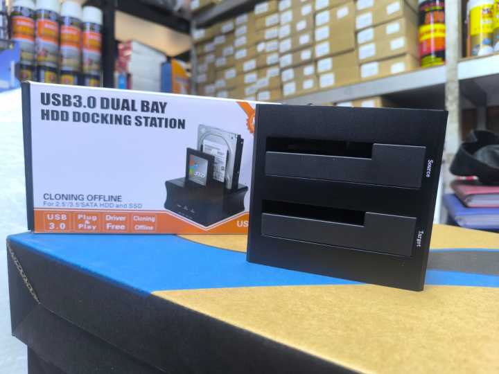 Dual%20Bay%20USB%203.0%20Hard%20Drive%20Docking%20Station%20with%20Offline%20One-Click%20Clone%20%7C%202.5%E2%80%9D%20/%203.5%E2%80%9D%20SATA%20HDD%20&%20SSD%20Support%20%7C%20No%20PC%20Required%20-%20Image%203
