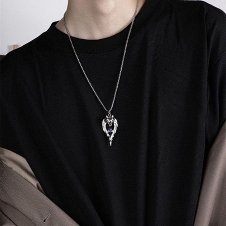Gift%20Glow%20In%20The%20Dark%20Wolf%20Pendant%20Necklace%20Punk%20Hiphop%20Animal%20Sweater%20Chain%20Luminous%20Vintage%20Glowing%20Necklace%20Men%20Boy%20-%20Image%205