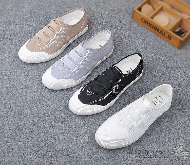White casual canvas shoes hotsell