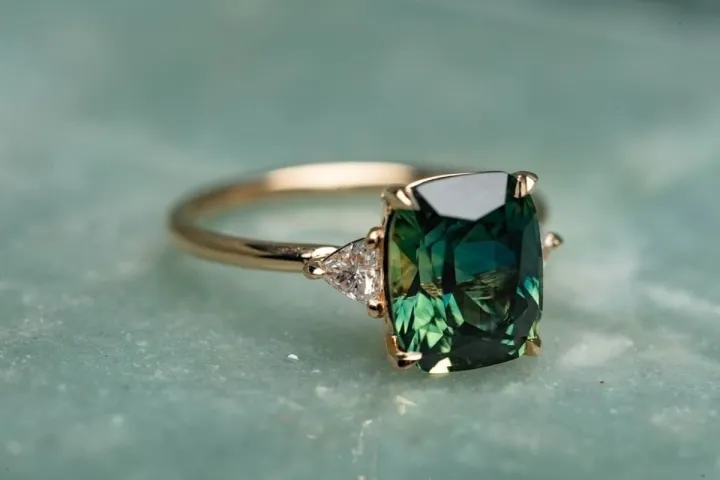 %E3%80%90ALLGOOD%E3%80%91Elegant%20Square%20Emerald%20Ring%20for%20Women%20Fashion%20Gold%20Color%20Inlaid%20Green%20Zircon%20Wedding%20Rings%20Bridal%20Engagement%20Jewelry%20-%20Image%204