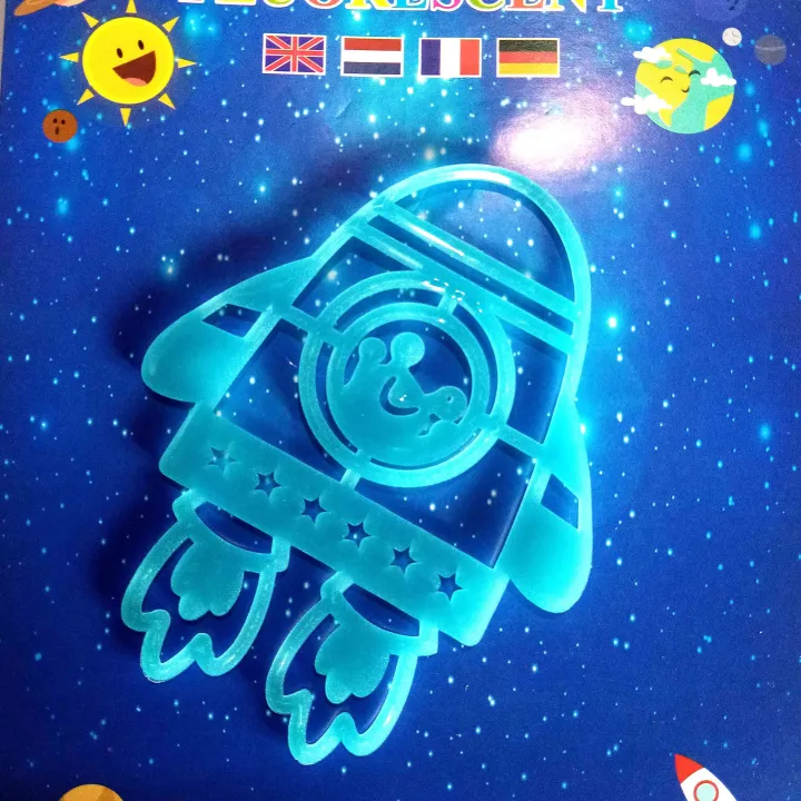 Radium%20Stars%20Stickers%20Night%20Glow%20Stars%20Christmas%20Gift%20Stars%20Rocket%20Toy%20with%20Double%20Tape%20-%20Image%206