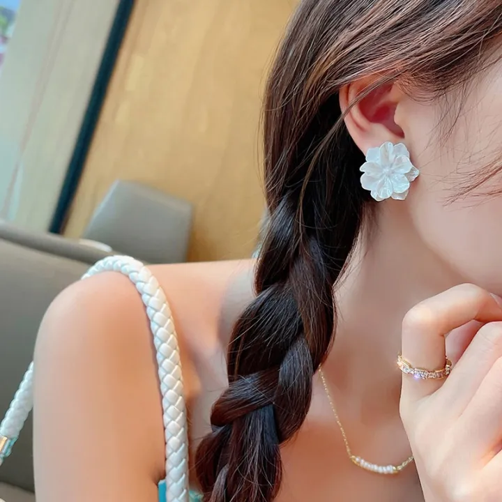 1Pair%20Personality%20Romantic%20White%20Flower%20Stud%20Earrings%20Temperament%20Sweet%20Simple%20Statement%20Earring%20Aesthetic%20Jewelry%20Luxury%20Gift%20-%20Image%206