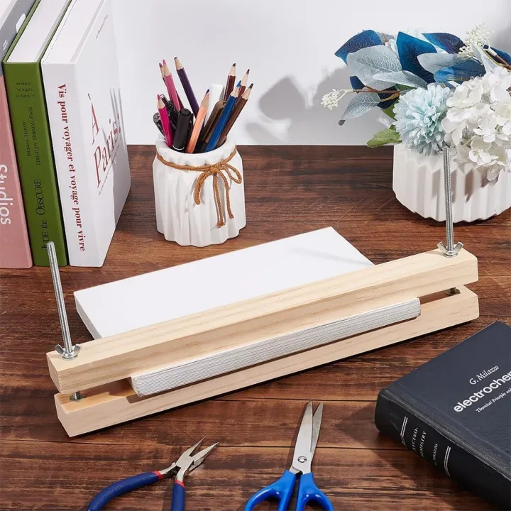 Flat%20Paper%20Press%20Machine%20Multifunctional%20Portable%20Binding%20Machines%20Wooden%20Bookbinding%20Press%20for%20School%20Home%20DIY%20Bookbinding%20-%20Image%203