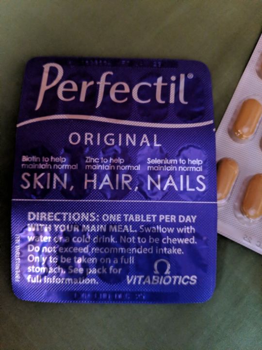 PERFECTIL%20Original%20Extra%20Support%20Hair,%20Skin%20&%20Nails%20Supplement%20Phsn%20Capsules%20by%20Vitabiotics%20UK%20-%20Image%206