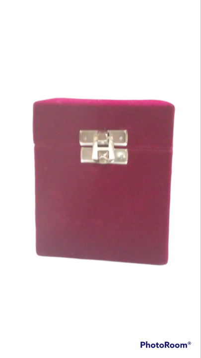 Galore%20Velvet%20Storage%20Box%20-%20Image%2010