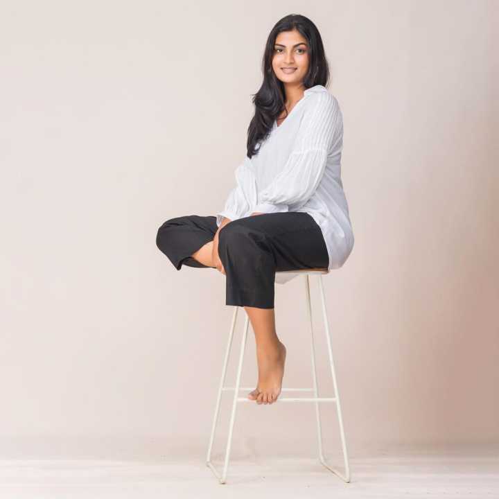 Ladies Pintuck Detailed Blouse Long Sleeve Solid Color Women's Fashion Top Pintuck Detailed Blouse