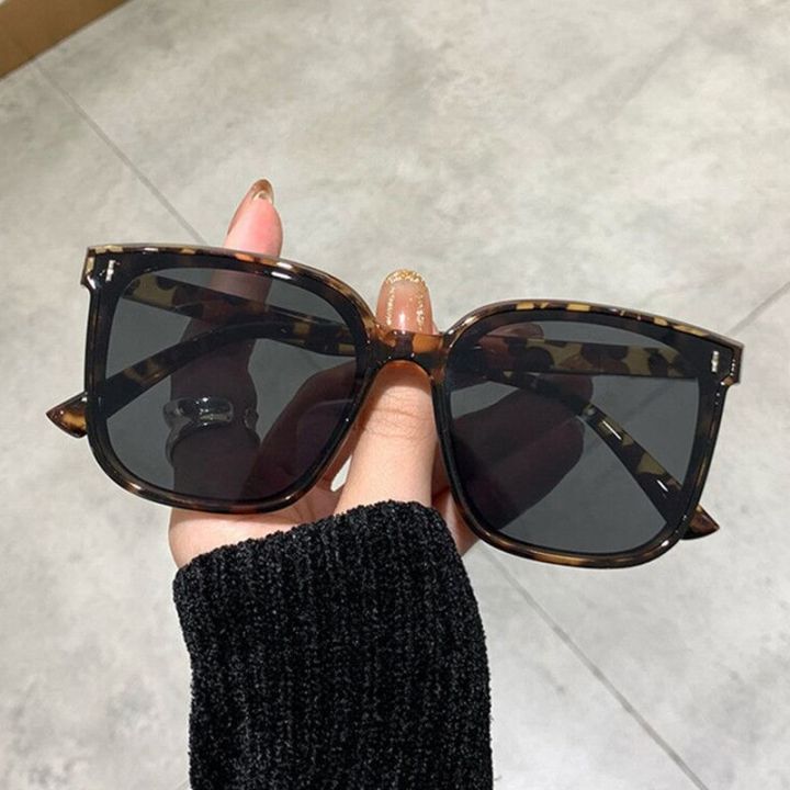 OIMG%20Vintage%20Square%20Sunglasses%20Women%20Oversized%20Sunglass%20Men%20Retro%20Black%20Sun%20Glasses%20Shades%20Goggle%20UV400%20Oculos%20De%20Sol%20-%20Image%202
