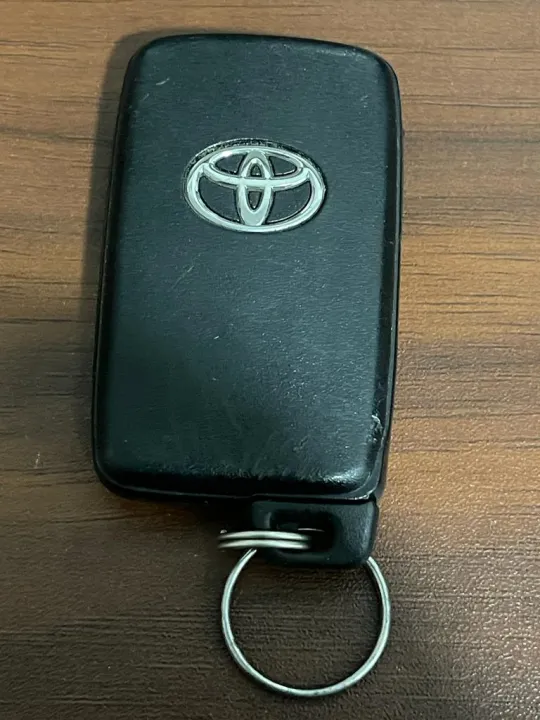 2%20Button%20Keyless%20Remote%20Key%20Fits%20for%20Toyota%20Prius%203rd%20Gen-1800cc%20100%25%20Genuine%20-%20Image%204