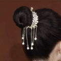 Wheat Ears Tassel Pearl Hair Claws Bun Hair Clip Crab Women Barrettes Ponytail Holder Hairpins Back Head Spoon Pill Head Coiled Hair Fashion Light luxury Hair Accessories. 
