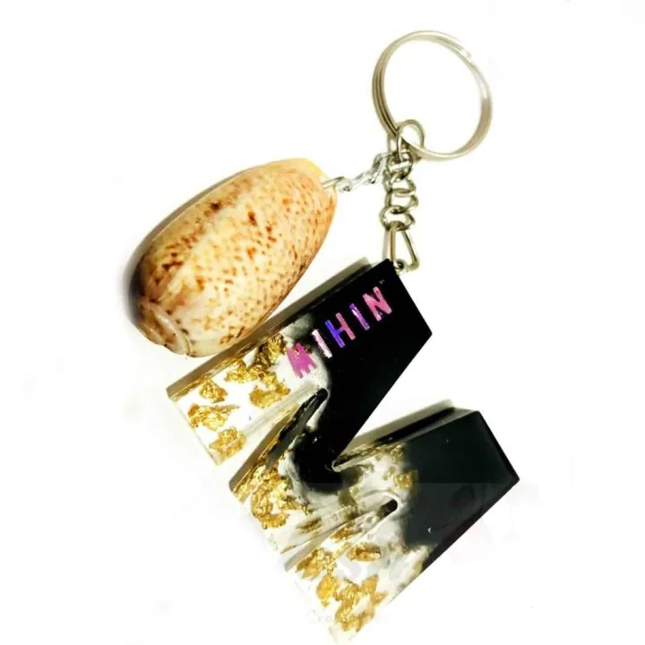 Resin%20Letter%20Key%20tags%20A%20to%20Z%20Gift%20Item%20Key%20tags%20-%20Image%204