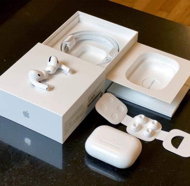 Airpod%20Pro%20Premium%20Clone%20Wireless%20TWS%20Earbuds%20-%20Image%204