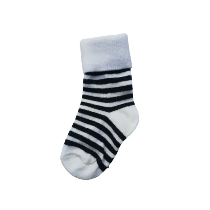 New%20Fashion%20Black%20&%20white%20baby%20socks%20-%20Image%204