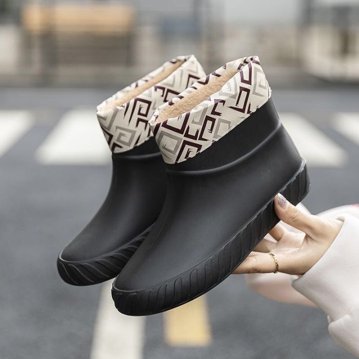 Japanese%20Rain%20Shoes%20Women%20Non-Slip%20Tendon%20Bottom%20New%20Stylish%20Rubber%20Shoes%20Work%20Rain%20Boots%20Women's%20Short%20Waterproof%20Boots%20-%20Image%204