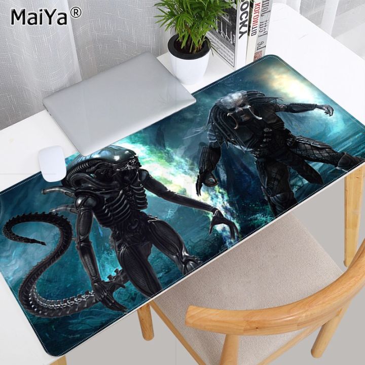 Predator%20Gaming%20Player%20Vs%20Mousepad%20All%20For%20180X220X2Mm%20Size%20And%20Mousepad%20Computer%20Mouse%20Pad%20250X290X2Mm%20Csgo%20Game%20Alien(A4_Lock%20Edge%2040X90Cm)%20-%20Image%205