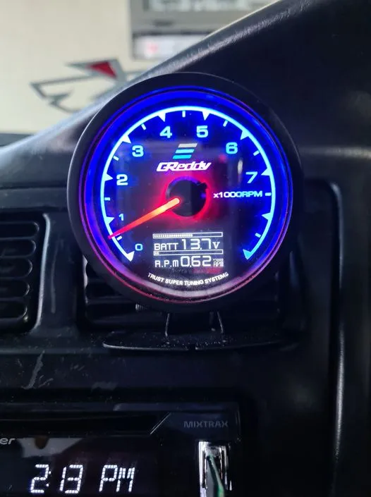 GREDDY%20Multi%20D/A%20LCD%20Digital%20Display%20Meter%20Tachometer%20Gauge%207%20Colours%202%20In1%20RPM%20&%20Voltage%20Display%202.5%20Inch%20-%20Image%208