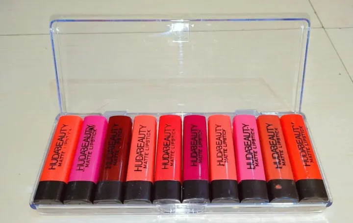 huda%20beauty%20Lipsticks%20Set%20-%2010Pcs%20Long%20Lasting,%20Waterproof%20Matte%20Finish%20Lipstick%20Combo%20-%20Image%202