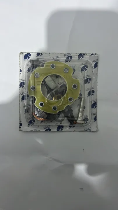 Three%20wheel%204stroke%20starter%20motor%20brush%20set%20(varroc)%20-%20Image%203