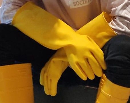 Elbow%20Hand%20Gloves%20-%20Yellow,%20Rubber%20Hand%20Protection%20Gloves%20-%20Image%205