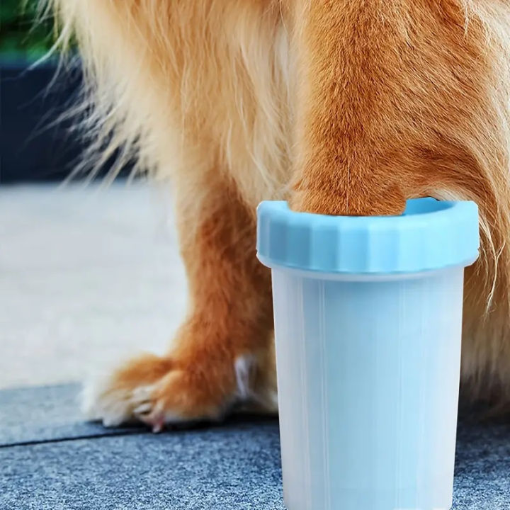 Portable%20Dog%20Paw%20Cleaner%20Cup%20-%20Mud%20&%20Dirt%20Remover%20for%20Dogs%20&%20Cats,%20Compact%20&%20Durable%20Pet%20Cleaning%20Tool,%20Easy%20Wash,%20Travel-Friend%20-%20Image%204