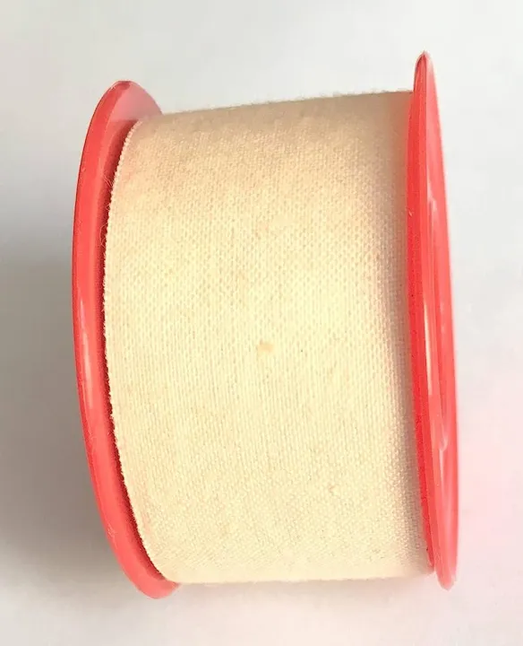 Zinc%20Oxide%20Adhesive%20Plaster%20Roll%202.5cm*4.6m%20-%20Image%202