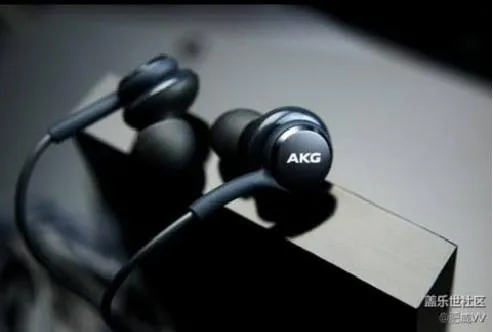 Samsung%20AKG%20Earphones%20Type%20C%20In%20Ear%20Wired%20with%20Mic%20Headphones%20-%20Image%206
