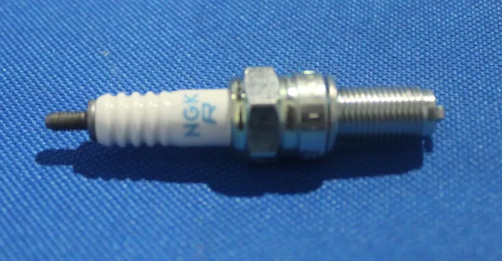 NGK%20SPARK%20PLUG%20CR9E%20(%20ray%20zr%20,discover%20,pulsar,%20fz%20)%20-%20Image%203