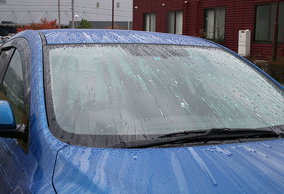 SOFT99%20Glaco%20Roll%20On%20Instant%20Dry%20-%20Water%20Repellent%20Windscreen%20Coating%20-%20Image%206