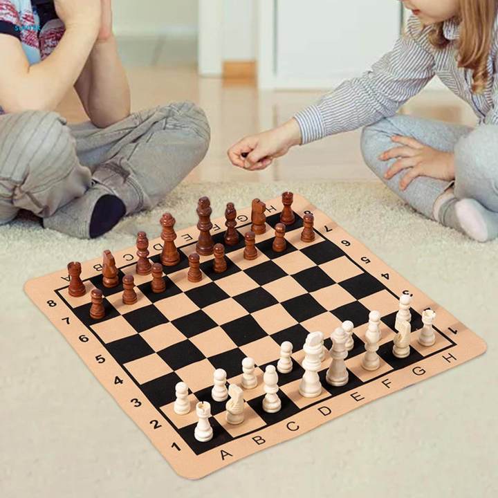 Traditional%20Chess%20Set%20Educational%20Wooden%20Chess%20Pieces%20for%20Leisure%20Activity%20-%20Image%208