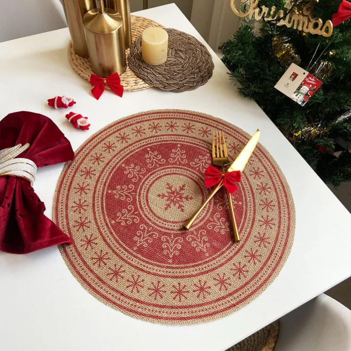 Christmas%20Table%20Decoration%20Coffee%20Cup%20Mat%20With%20Wool%20Ball%20Wool%20Ball%20Decorative%20Mat%20Printed%20Woven%20Table%20Mat%20Christmas-themed%20Placemat%20-%20Image%203