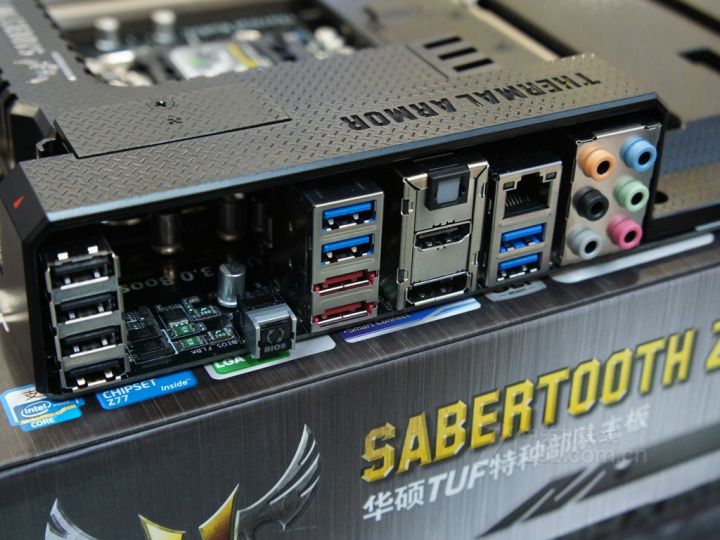 ASUS%20SABERTOOTH%20Z77%20Motherboard%20Intel%20Z77%20LGA%201155%20DDR3%2032GB%20ATX%20-%20Image%204