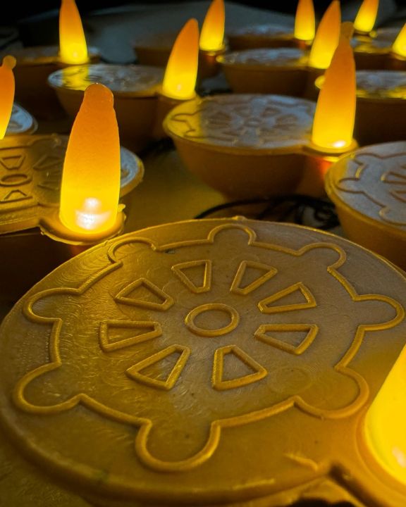 Vesak%20Poson%20Pahan%20Weta%20Electric%20LED%20Bulbs%20Oil%20Lamps%2020%20Lamps%20and%2048%20Lamps%20Set%20for%20Traditional%20Celebration%20-%20Image%202