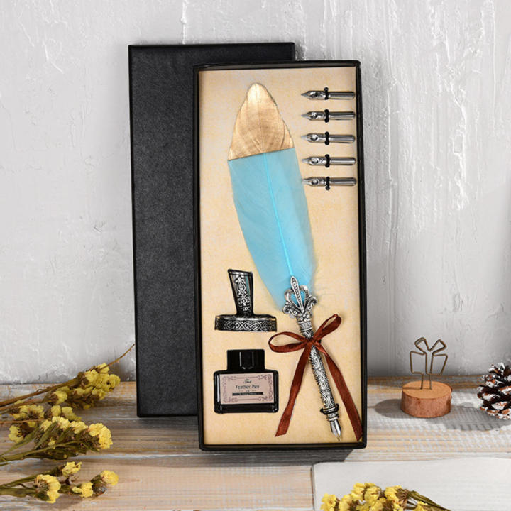 Premium%20quality%20Feather%20Quill%20Dip%20Pen%20Classic%20Vintage%20Antique%20style%20Ink%20Set%20Quill-shaped%20Handwriting%20Tools%20for%20Calligraphy%20-%20Image%203