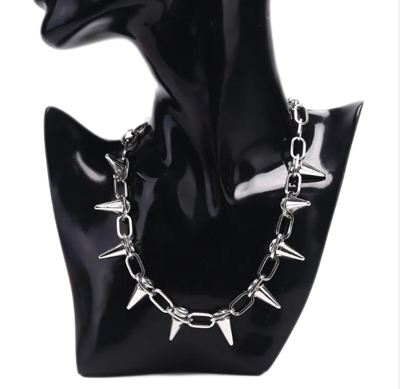 Fashion%20Design%20Metal%20Spikes%20Studs%20Rivets%20Goth%20Necklace%20Choker%20-%20Image%204