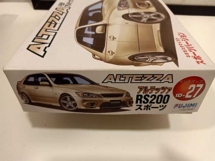 Toyota%20Altezza%20RS200%20Z%20Edition%20Sport%20Version%20Fujimi%20Model%20Kit%20-%20Image%204