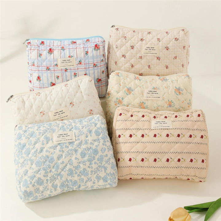 Large%20Capacity%20Makeup%20Bag%203%20Pcs%20Cotton%20Quilted%20Makeup%20Bag%20Aesthetic%20Floral%20Toiletry%20Bag%20for%20Women%20-%20Image%206