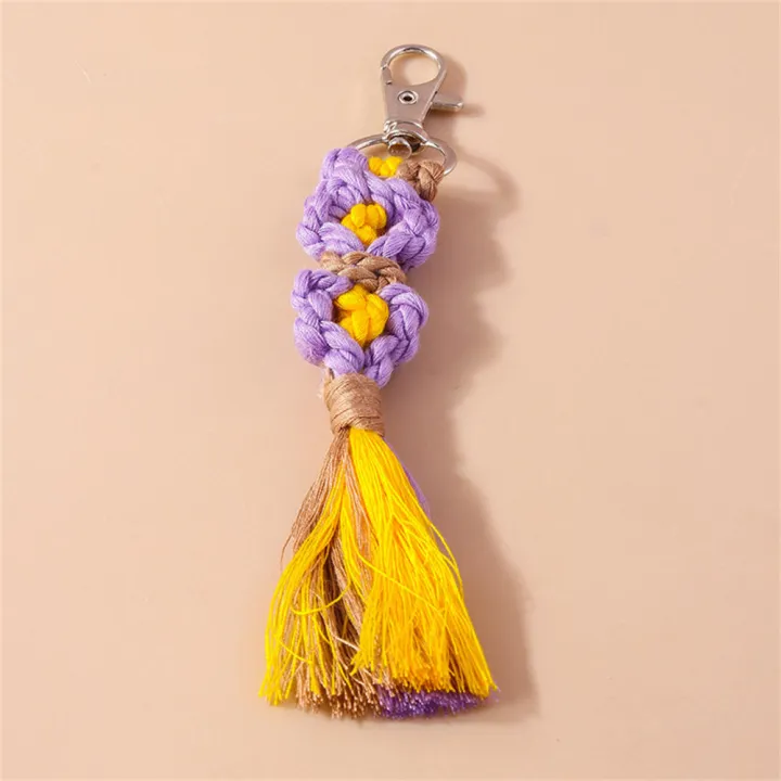 Handmade%20Daisy%20keychain%20Stylish%20Colorful%20Macrame%20key%20ring%20Bohemian%20purse%20charm%20for%20Backpack%20accessory%20Key%20organizer%20Bag%20decoration%20Gift%20for%20women%20Boho%20fashion%20statement%20-%20Image%208